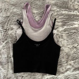 3 Urban tank tops
